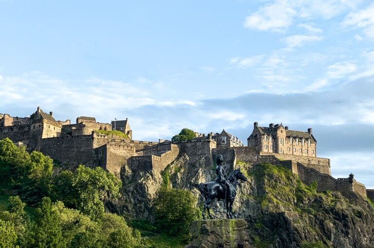 edinburgh-caslte-of-middle-ages