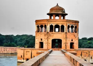 hiran minar sheikhupura