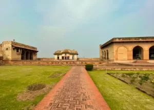 lahore fort timings