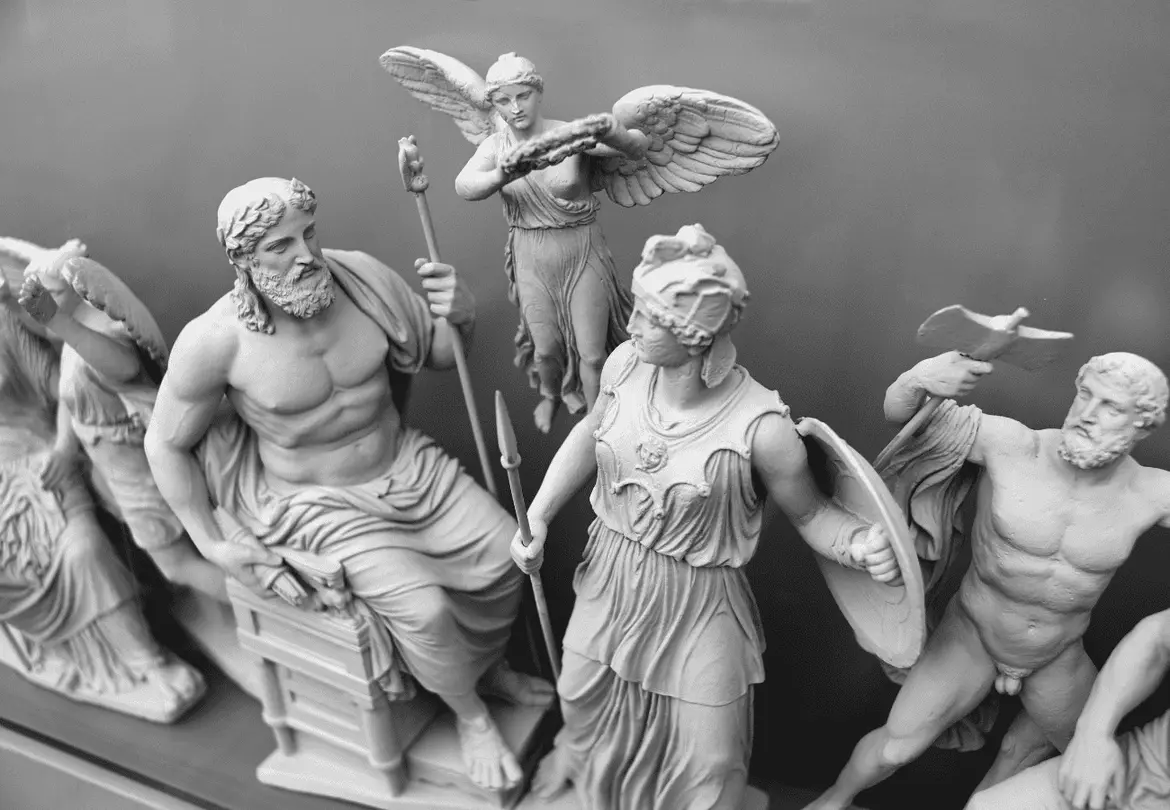 ancient greek heroes statues