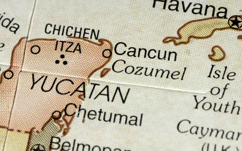 Map of Cancun showing nearby Mayan ruins, including Chichen Itza, Tulum, Coba, and El Rey.